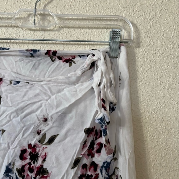 Kendall & Kylie White Floral Print Wrap Maxi Skirt Medium - Picture 4 of 8